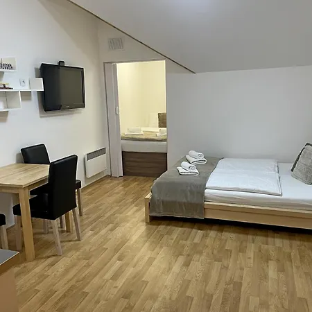 Martinske Hole, Apartman, Nova Ponorka